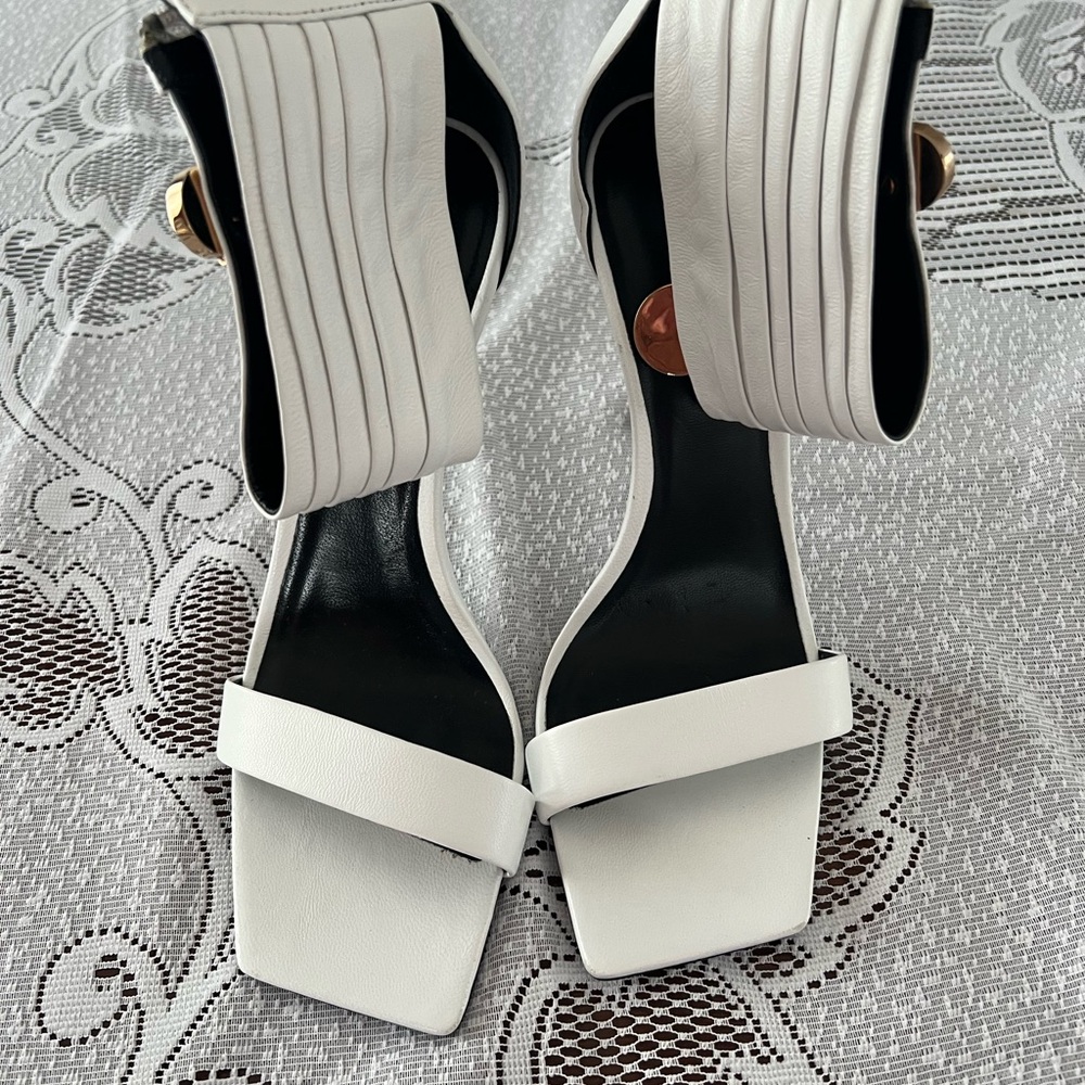 Versace White and Gold Women's Heels - Picture 2 of 6